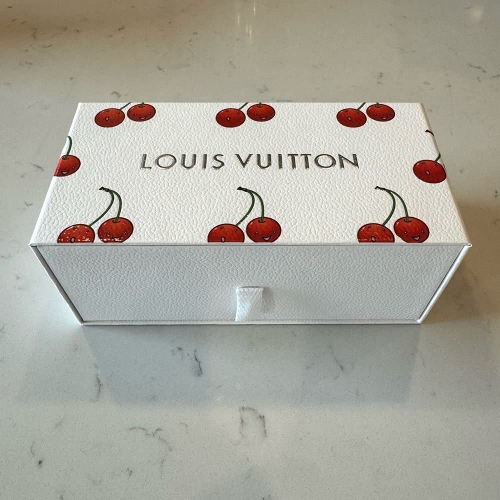Louis Vuitton 🔶x Takashi Murakami Cherry collection Sunglasses Cardboard Box 🍒🍒🍒